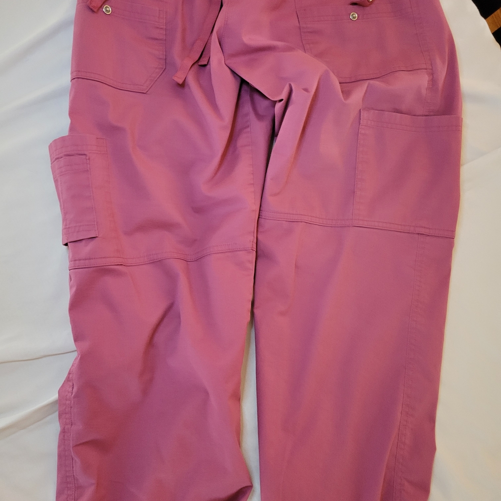 Uniform Advantage Large Mauve Scrub Set with 3/4 sleeve top. - Picture 3 of 7